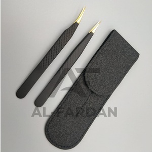 Pince à épiler d'extension de cils noir mat de qualité supérieure en acier inoxydable solide avec pointes dorées Conception d'isolation droite - Product Image 5