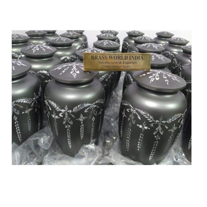 Suministros funerarios de urna de cremación negra de tamaño completo con corte de diamante de latón de la India - Product Image 1