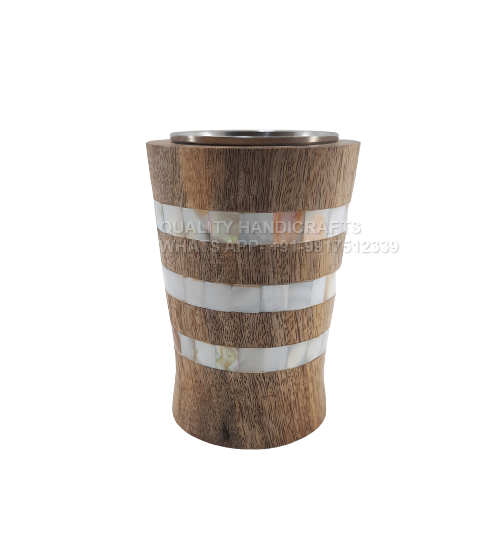 สีน้ำตาล