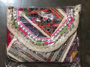 กระเป๋าคลัทช์ผ้าบันจาราวินเทจสไตล์โบฮีเมียน - Product Image 3