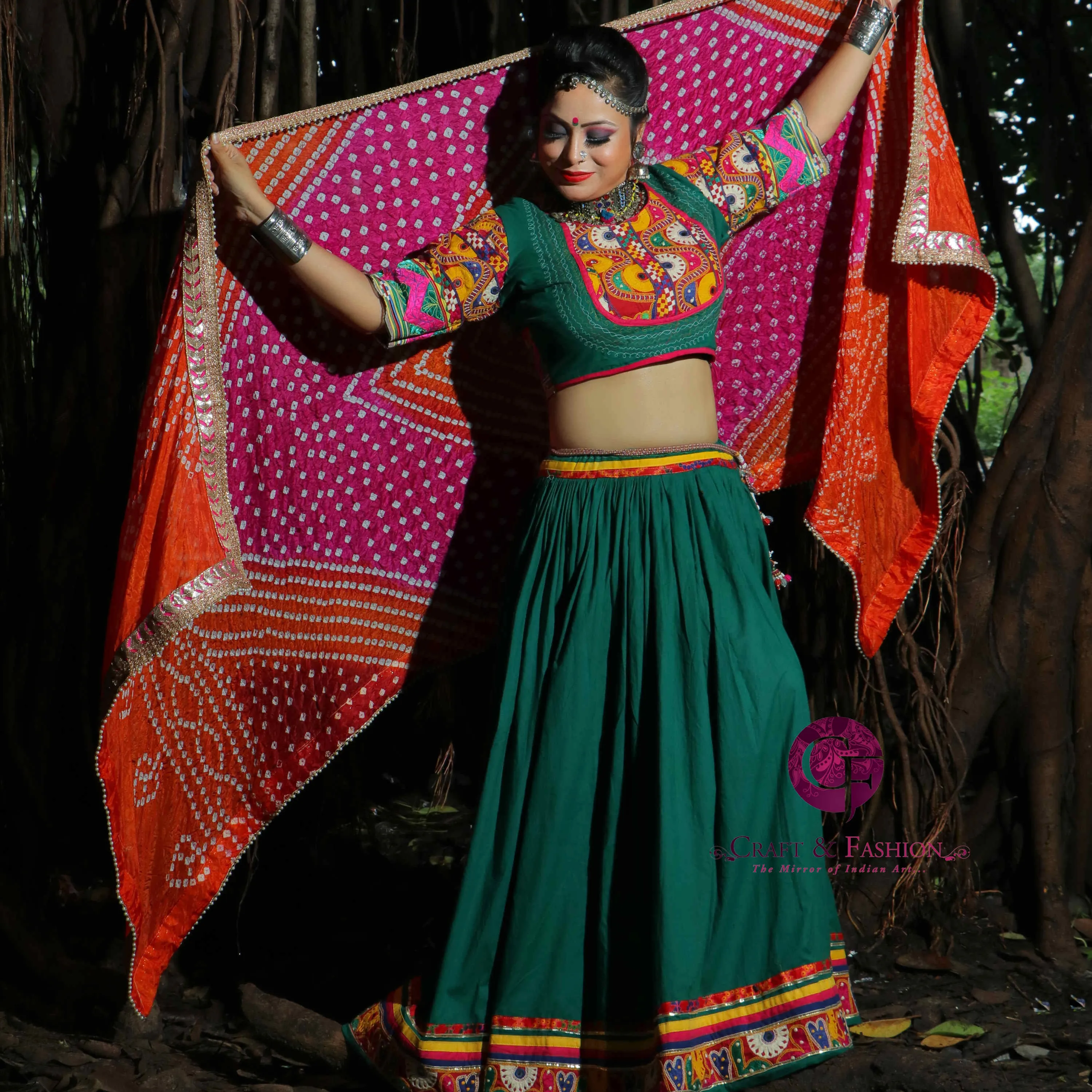 डिजाइनर कच्छ हाथ की कढ़ाई Chaniya Lehenga चोली-गुजराती-नवरात्रि Lehenga चोली-बॉलीवुड Ghagra चोली