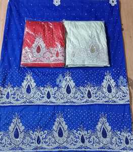 Tissu Bazin de mariage de style africain Dentelle George en soie noire brodée de fleurs Style nigérian dans un style de dentelle George élégant - Product Image 3