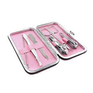 Set di 6 Pezzi per Manicure in Acciaio al Carbonio con Custodia in PU Nero/Rosso, <span class=keywords><strong>Kit</strong></span> <span class=keywords><strong>Professionale</strong></span> Portatile per <span class=keywords><strong>Unghie</strong></span> - Product Image 4