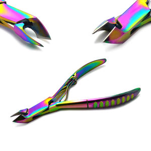 Cortador profesional de uñas para cutículas recubierto de titanio para pedicura de dedos ecológico por Beauty Concept - Product Image 2