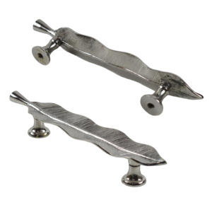 มือจับประตูโลหะคุณภาพดี ดีไซน์สีเงินเงา สำหรับตกแต่งประตูบ้าน โรงแรม ร้านอาหาร สำนักงาน - Product Image 1