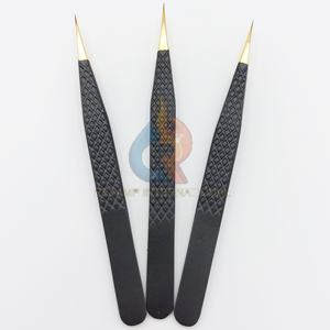 Pince à épiler d'extension de cils à pointe dorée de couleur noire avec logo personnalisé - Product Image 4