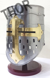 Premium Medieval Era Casco de acero y latón Crusaders Templar Style Accesorios de seguridad con soporte de madera Tipo deportivo - Product Image 5