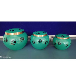 BRASSWORLD INDIA's ODYSSEY Urna funeraria para mascotas de latón verde con patas negras Suministro de metal de estilo americano - Product Image 1