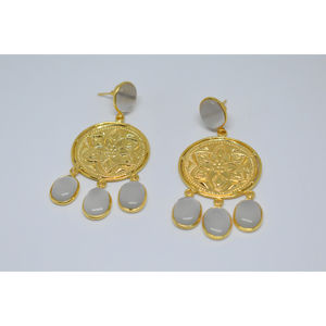 Partywear-pendientes de tuerca de piedra para niñas y mujeres, pendientes de aro hechos a mano con acabado mate dorado tradicional, de latón - Product Image 2