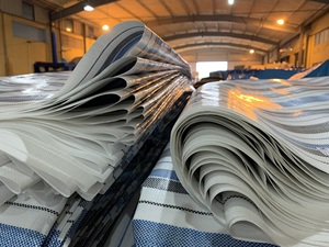 Bâche en plastique ultralégère pour l'extérieur, tissu tissé imperméable pour tentes de camion, motif de carreaux, bas prix - Product Image 5