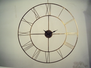 Horloge murale chiffre romain en métal forme ronde pour horloge murale suspendue décorative pour bureau à domicile - Product Image 2