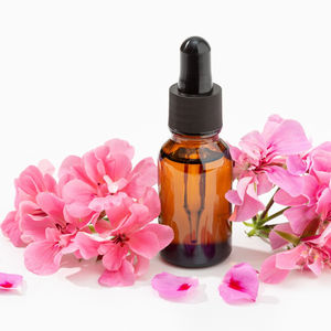 Huile essentielle de géranium de marque privée très vendue huile de transporteur de fabricant indien certifiée MSDS - Product Image 1