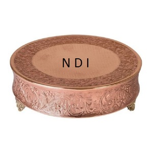 Venta caliente decoración del banquete de boda acabado Chapado en cobre soporte de pastel de lujo diseño en relieve soporte de servidor de pastel de aluminio - Product Image 1