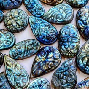 Bijoux en pierre précieuse labradorite, pendentif ample en pierre précieuse, bijoux en lotus naturelle sculptée - Product Image 1