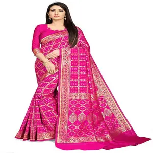 Saree สีชมพูหรือสวมใส่สบาย Sarees หลายสีสำหรับฤดูแต่งงานนี้ Bandhani ทำงาน