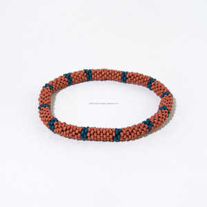 Pulsera de cuentas de semillas bohemias hecha a mano personalizada, joyería de moda tejida ajustable para regalo de mujer - Product Image 1