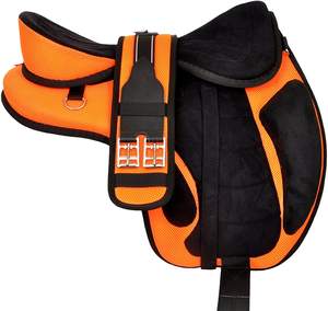 Sillín de caballo sin árbol sintético Freemax tamaño 15 \ "a 18 \" con asiento de correa de cuero 1 circunferencia a juego tamaños disponibles 15 \ "a 18 \" - Product Image 1