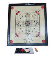 Plateau de carrom en bois massif pour les professionnels et les clubs avec des jetons, un frappeur et de la poudre borique