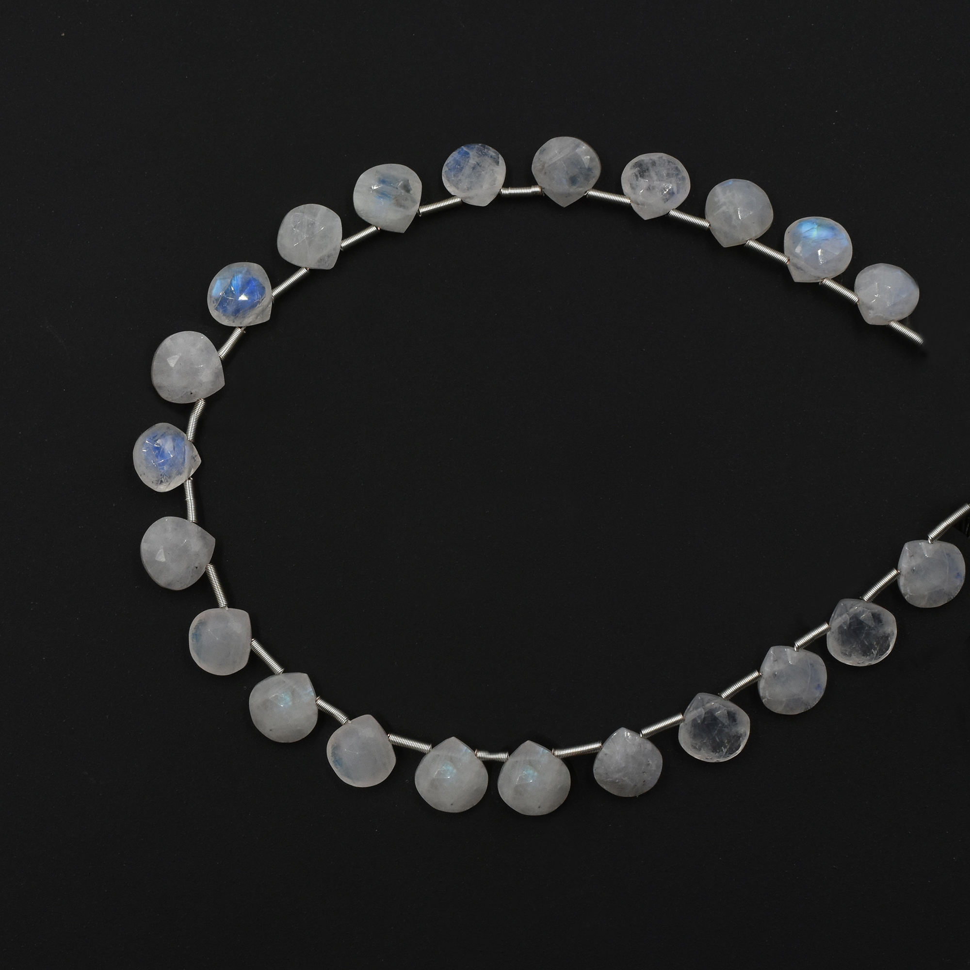 ขาวและน้ำเงิน