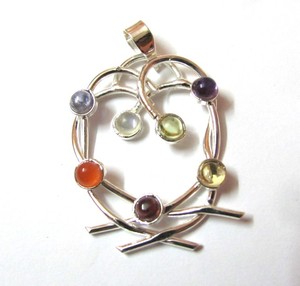 Colgantes de Chakra con corazón abierto en línea, venta de colgantes - Product Image 1