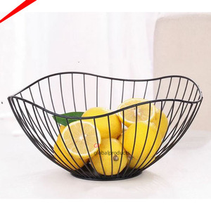 Bol de service en métal en forme de feuille, best-seller, avec support élégant pour la décoration de la table et le service de salades à la maison - Product Image 6
