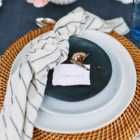 Assiette de Présentation Ronde en Rotin Écologique Style Luxe Moderne Prix de Gros pour Mariages, Événements, Maison, Restaurant, Hôtel