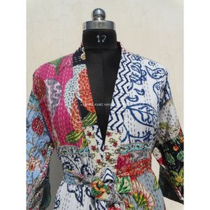 Venta al por mayor de Albornoz de algodón indio multicolor Floral Kimono estilo Kantha ropa de dormir hecho a mano Patchwork Maxi Plus Size Lounge Wear - Product Image 3