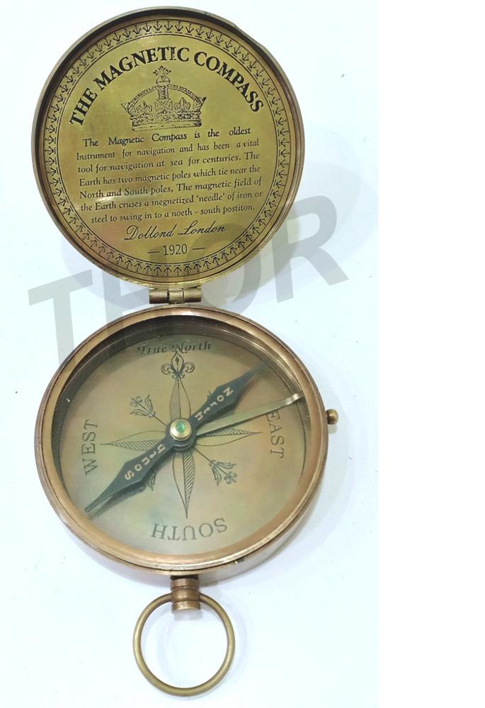 Acheter Boussole en laiton gravée de la Royal Navy avec conception de roue de navire, navigation nautique à collectionner Acheter Boussole en laiton gravée de la Royal Navy avec conception de roue de navire, navigation nautique à collectionner