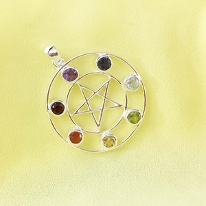 Pendentif Chakra de Style étoile attrayant, en grenat et pierres précieuses multiples, de luxe, de haute qualité, d'usine, vente en gros, nouvelle collection 2020 - Product Image 3