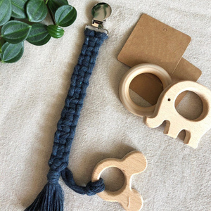 Commercio all'ingrosso Su Misura Del Bambino Del Crochet Corda Catena <span class=keywords><strong>Ciuccio</strong></span> Con Il Legno Massaggiagengive Giocattolo - Product Image 6