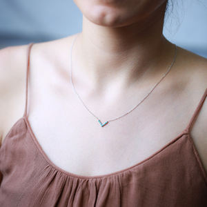 Colgante de piedra turquesa con diseño de V delicado, joyería de plata de ley 925 hecha a mano turca, venta al por mayor - Product Image 4