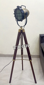 Nautica Media Design 50 ''LED Piso Luz satelital ajustable Soporte de trípode Base de madera Aluminio Sombra grande para vertical - Product Image 5