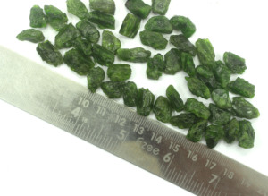 Pierre précieuse brute en Tourmaline verte naturelle de qualité authentique, vente en gros, fabrication de bijoux naturels, vente en gros, 10 pièces - Product Image 4