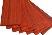 Bois de Padouk Africain de Haute Qualité, Bûche/ Bois/ Scié, Prix Négociable pour Revêtements de Sol, Meubles et Autres Objets en Bois