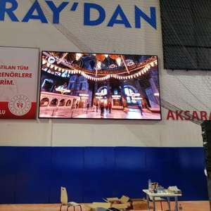 บอร์ดแสดงคะแนนหน้าจอ LED สถาปัตยกรรมผนังวิดีโอโฆษณากลางแจ้งสำหรับรถบัสสนามกีฬาขนาด10มม. การแสดงป้ายดิจิตอลแบบพิกเซล - Product Image 2