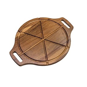 Plato de pizza de madera de acacia con asa para uso en la cocina - Product Image 1