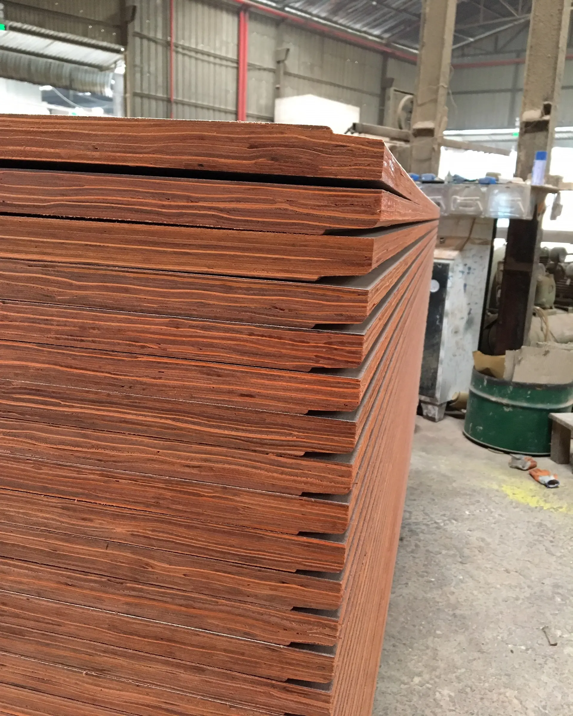 KEGO 28mm Shipping Container Floorboard Hardwood Core, Waterproof glue, Keruing Face Back