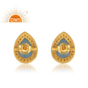 Pendientes de Moda Chapados en Oro de 18k, Proveedor de Joyería de Plata 925, Pendientes de Botón con Piedra Preciosa de Calcedonia Azul, Colección Clásica - Product Image 2
