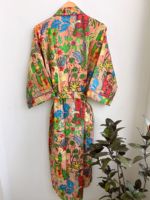 Nouveau Design attrayant coton Kantha rose couleur Kimono Robe couvertures peignoirs de bain Robe portefeuille pour les femmes de l'Inde