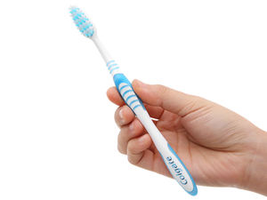 Collgate Extra Clean Pack of 12pieces <b>Toothbrush</b>. - Product Image 4
