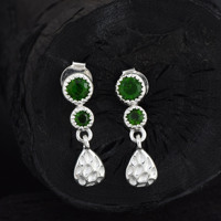 Vente en gros de boucles d'oreilles pendantes légères et minimalistes en argent sterling 925 avec diopside vert chromé, bijoux pour femmes