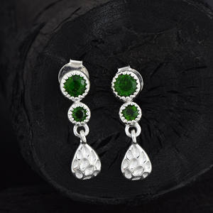 Pendientes de plata de ley 925 con gema verde cromada, joyería minimalista, ligera, al por mayor - Product Image 2