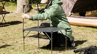 Table de camping multifonctionnelle moderne et portable en aluminium pliable avec support pour penderie et support pour lanterne