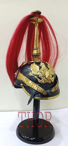 Casco alemán Spiked Pickel haube-Casco de cuero de grado de cuero negro Long Spike W Red Plume Costume Soporte de madera - Product Image 2