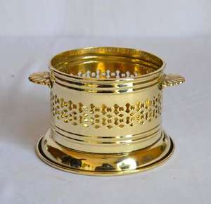 Porte-bouteille en laiton de luxe moderne de qualité supérieure, nouveau design, vente chaude, motif découpé, finition dorée, utilisation en bar - Product Image 2