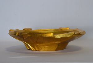 Bol de service en aluminium brut plaqué or de luxe moderne et élégant pour la décoration de la maison et l'utilisation lors de mariages et de fêtes - Product Image 3