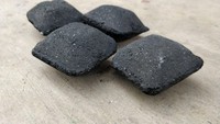 Carbón Vegetal Premium King Coconut Shell en Forma de Almohada para Barbacoa, Briquetas de Carbón para Restaurantes, Mayoristas e Importadores, Grado Alimenticio 4-6
