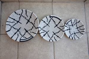 Cesta de rafia en blanco y negro para decoración de pared, cesta colgante con forma de flor, alta calidad, Juego de 3 - Product Image 2