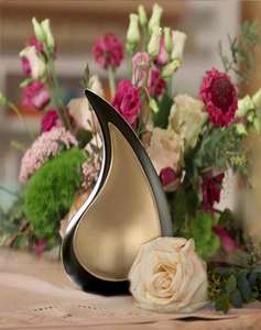 Urnas de cremación de latón con gota de lágrima de estilo Americano negro dorado para cenizas humanas Urna funeraria ecológica para adultos - Product Image 2