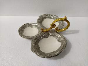 Plateau circulaire en aluminium plaqué or antique à 3 niveaux, technique de moulage de vaisselle pour la décoration intérieure - Product Image 2